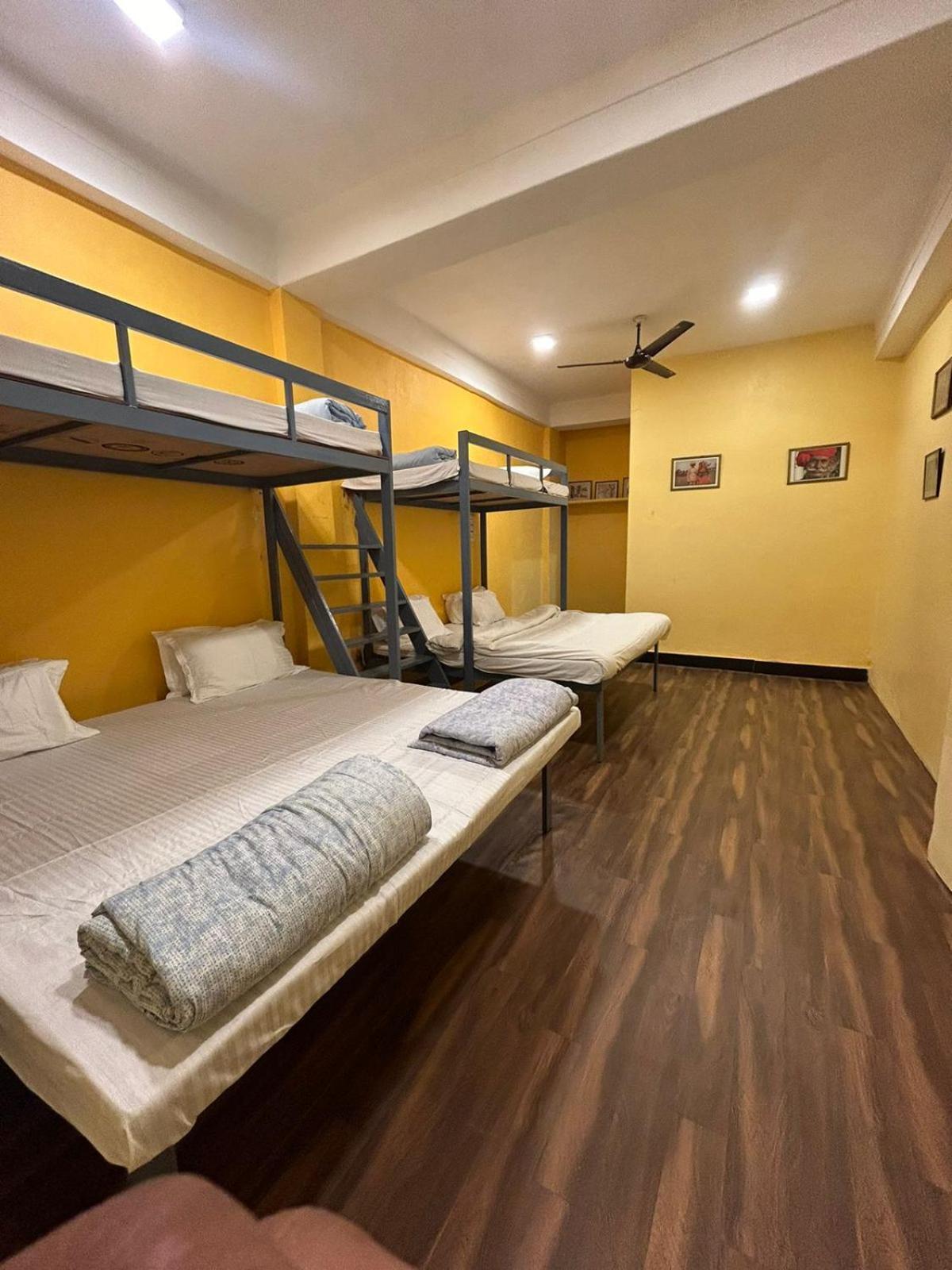 Unplanned Hostel Udaipur Esterno foto