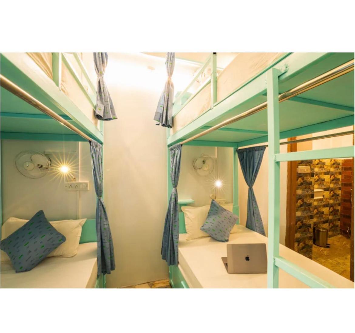 Unplanned Hostel Udaipur Esterno foto